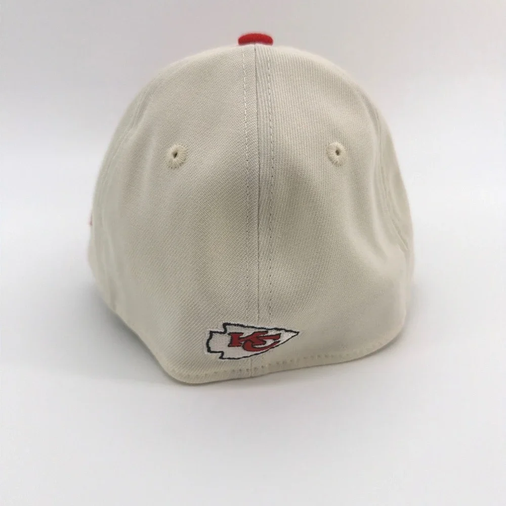 New Era Kansas City Chiefs Hat Men S/M White Red 39THIRTY NFL AFC Curved Brim